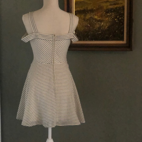 Jodi Kristopher Dress with Strips - Picture 10 of 14